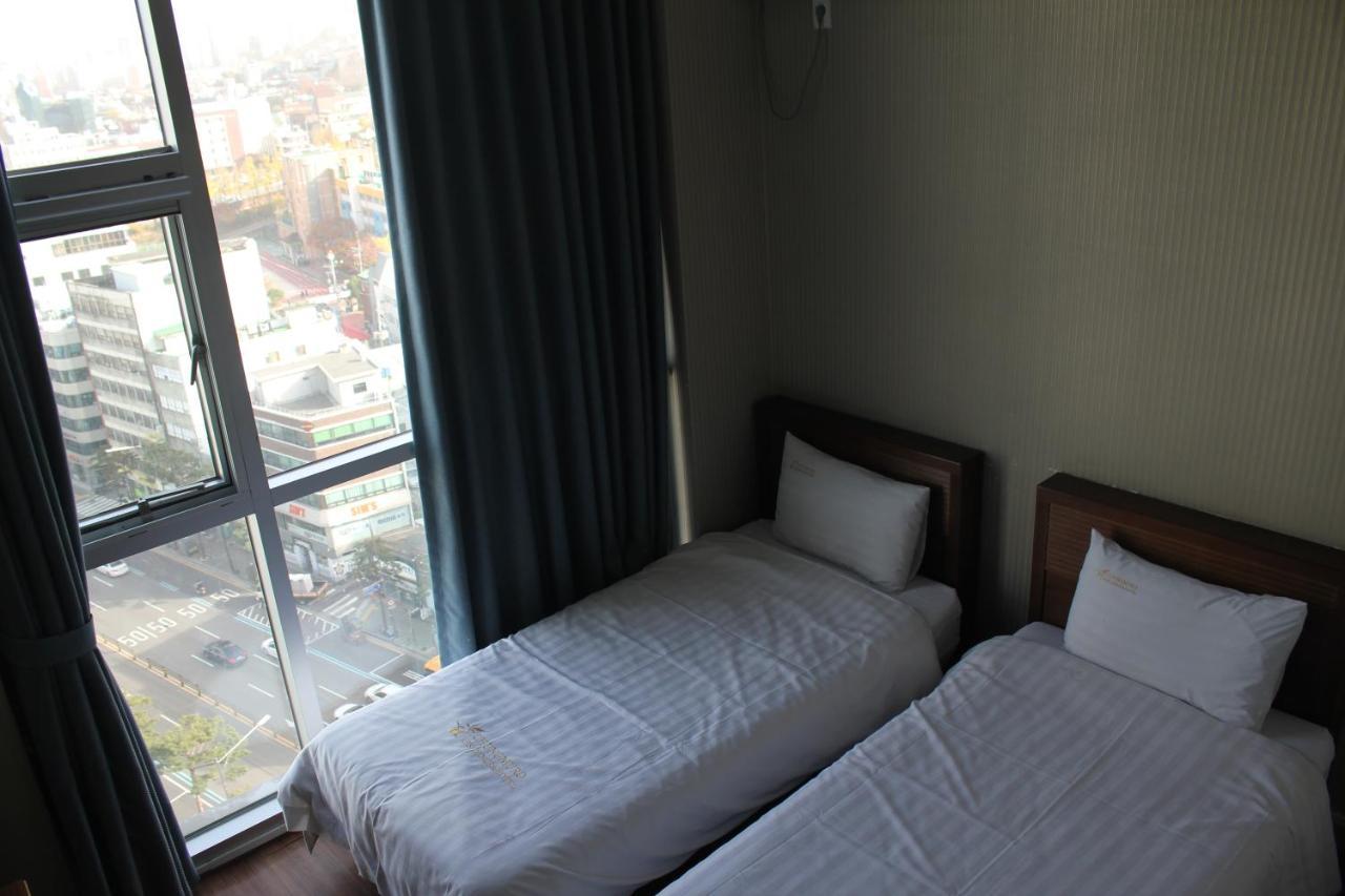 Myeongdong Merlin Hotel Seoul Bagian luar foto