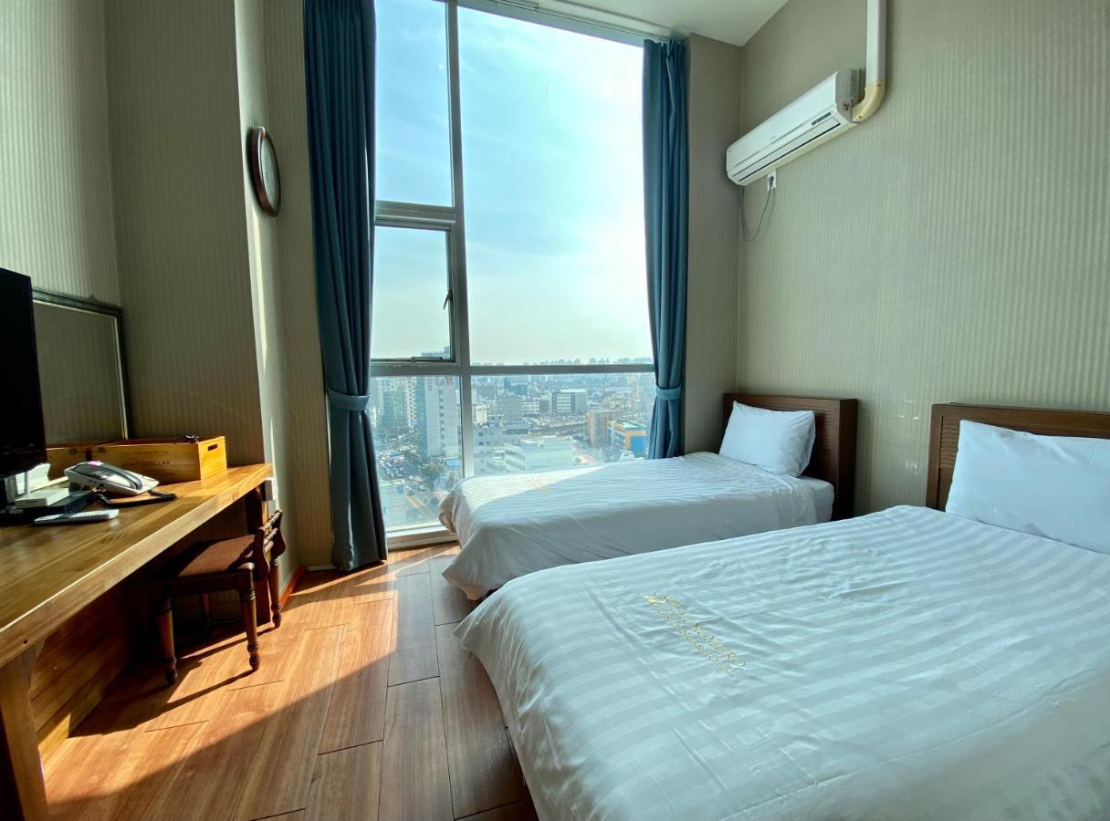 Myeongdong Merlin Hotel Seoul Bagian luar foto